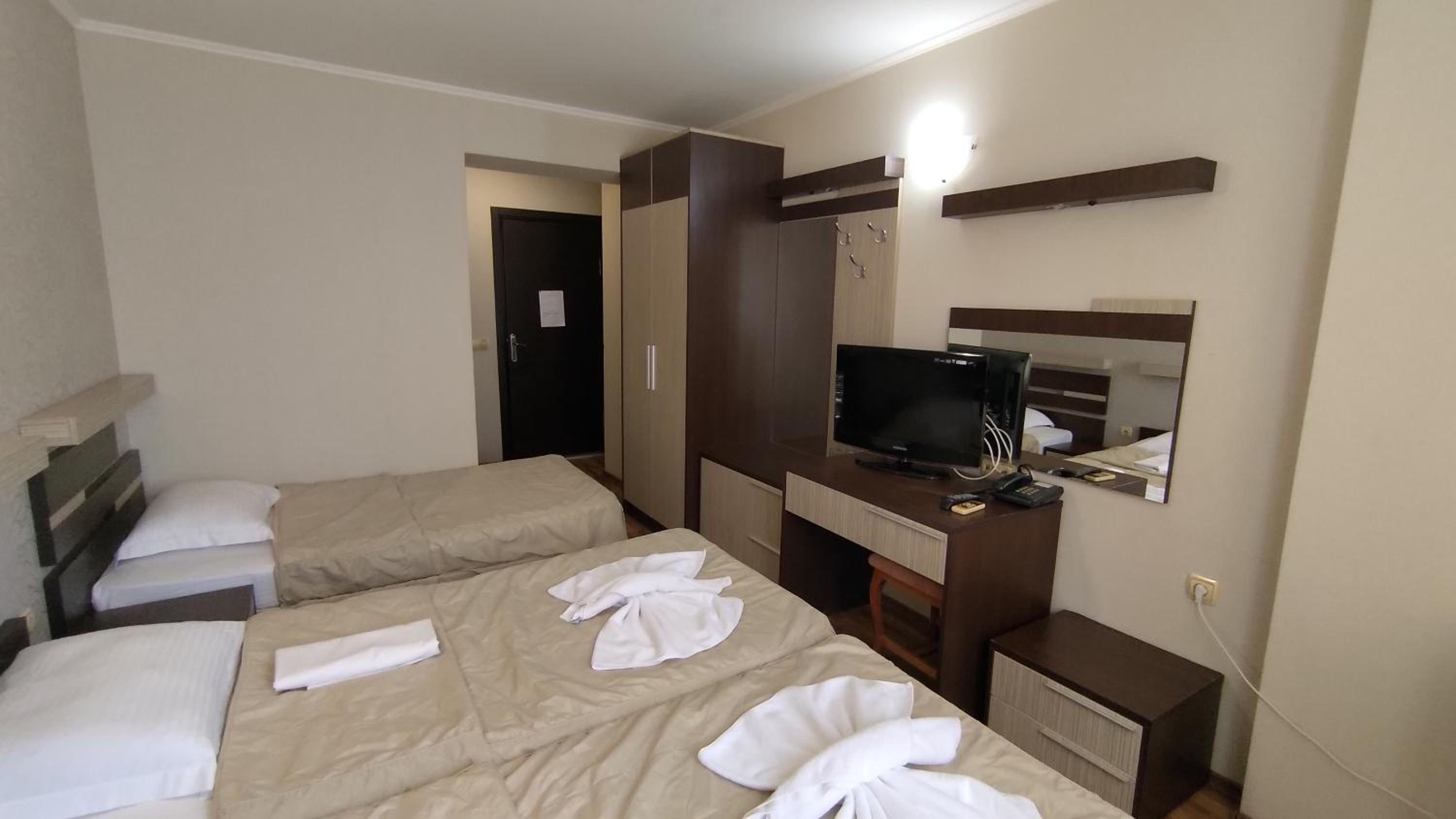 LOTOS HOTEL 26/61