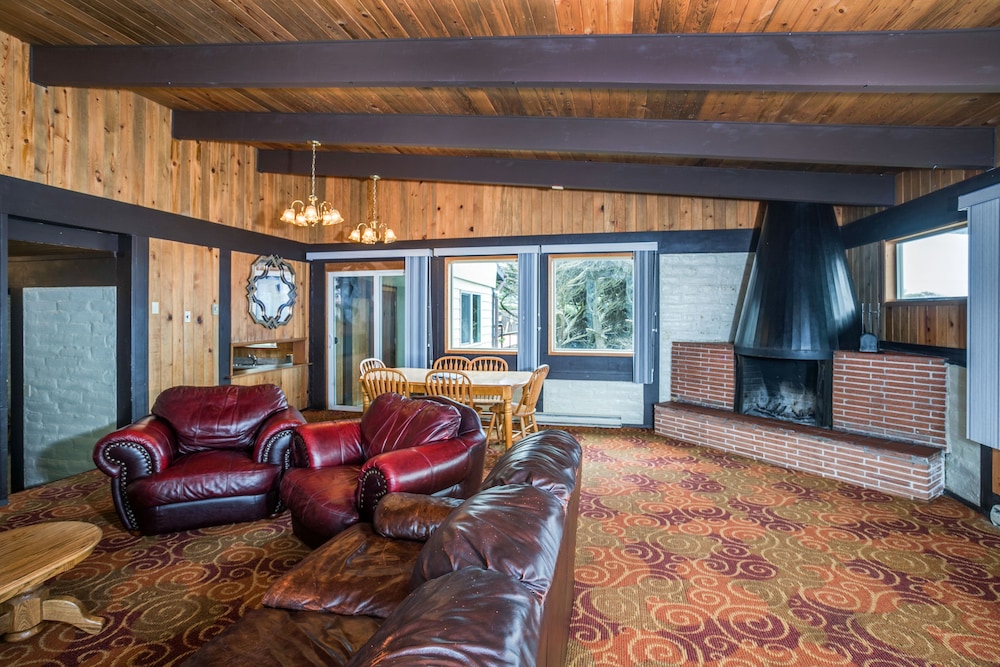 Adobe Resort 50/73