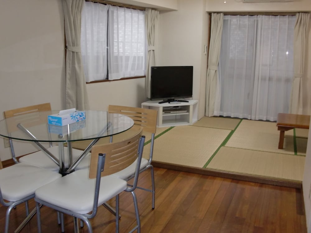 Kokusai Towns Inn 56/72