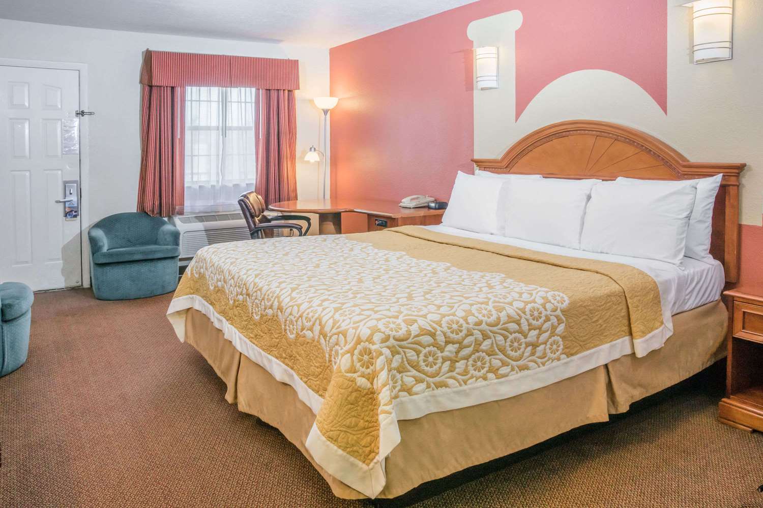 Days Inn By Wyndham Bastrop 5/17