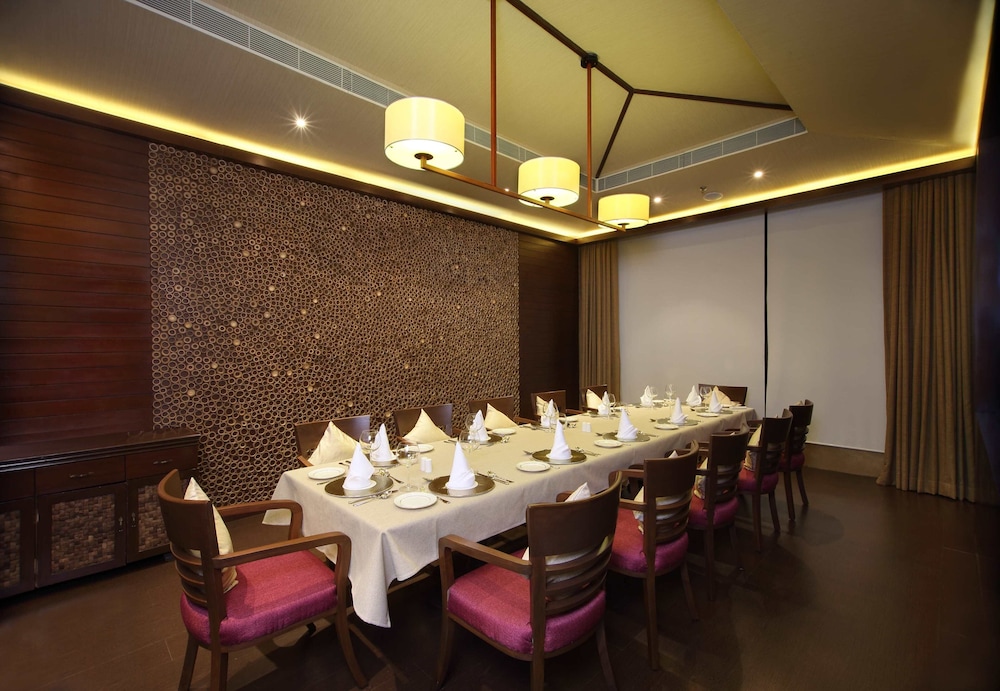 Fortune Select SG Highway, Ahmedabad - Member ITC Hotels Group 34/39
