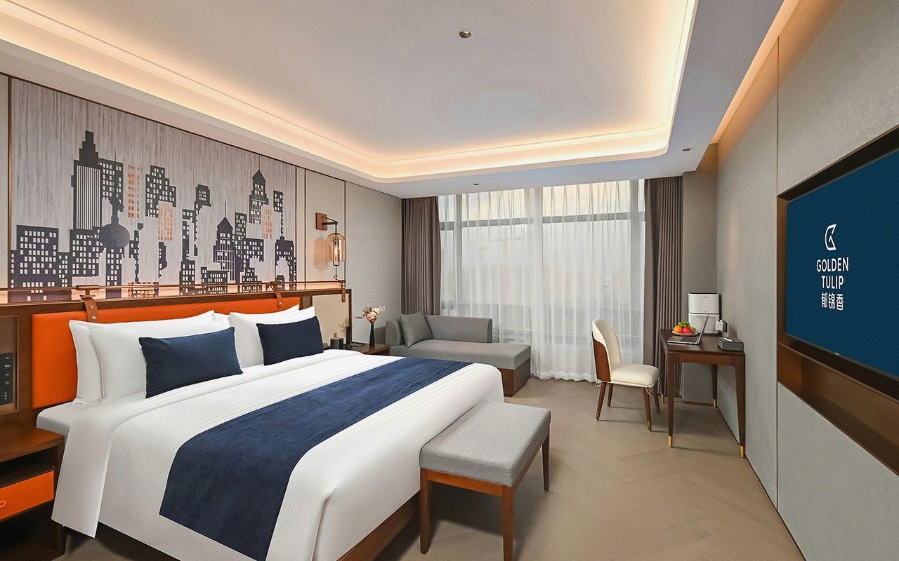 Sunshine, King Bed, Queen Bed