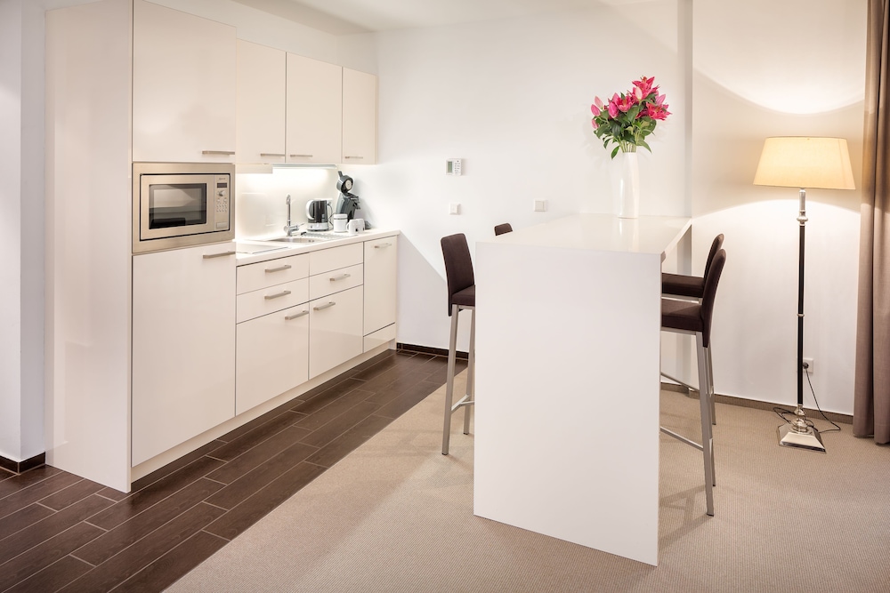 Bergmann Boardinghouse 45/45