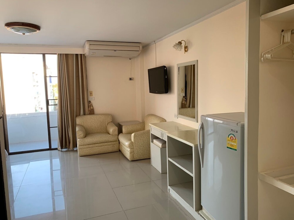 Jomtien Longstay Hotel 33/45