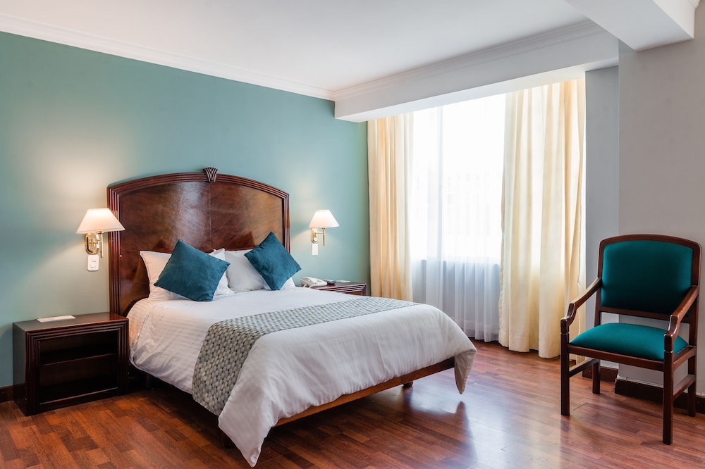 Hotel Libertador 12/47