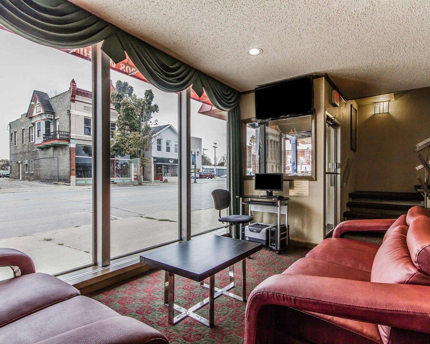 Manitowoc Inn 2/3