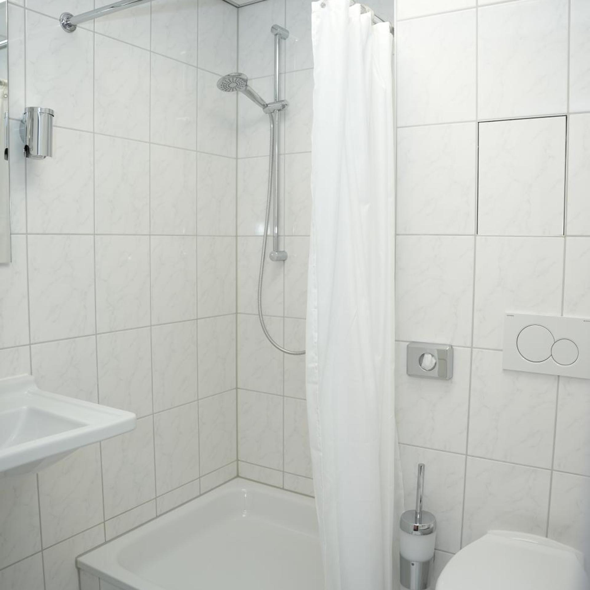 غرفة بسريرين منفصلين، Weber Hotel Mannheim 5/7