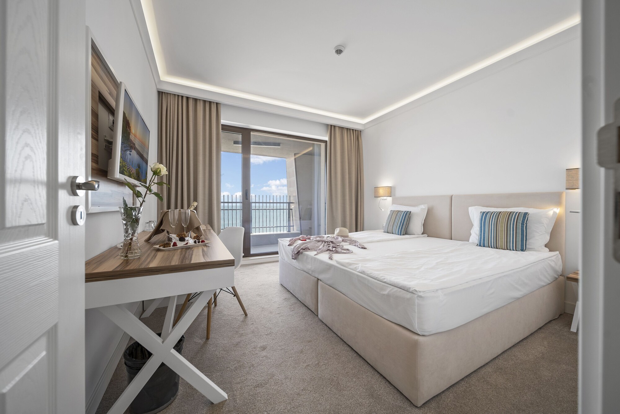 1 BEDROOM, APARTMENT, BALCONY
