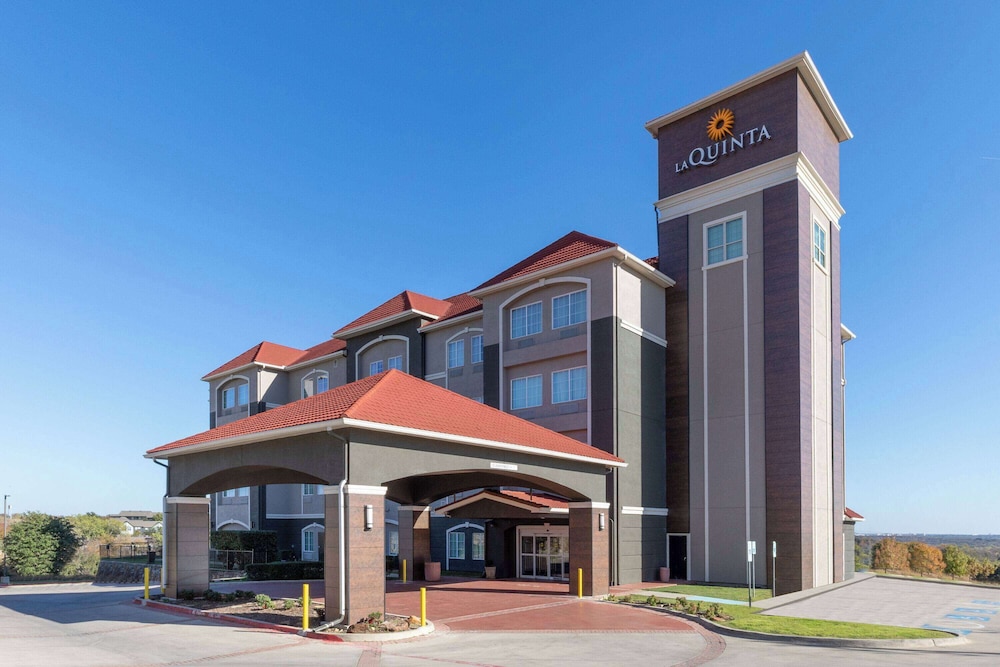 La Quinta Inn & Suites by Wyndham Fort Worth - Lake Worth 2/50