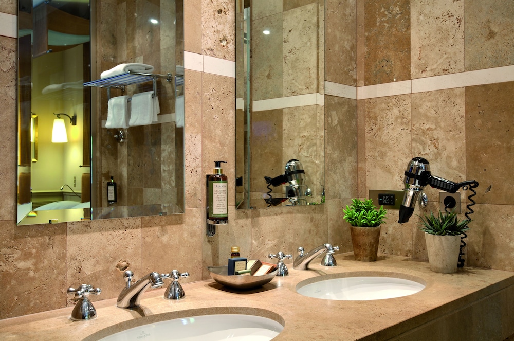 Hotel Du Chateau & Spa Carita 44/50