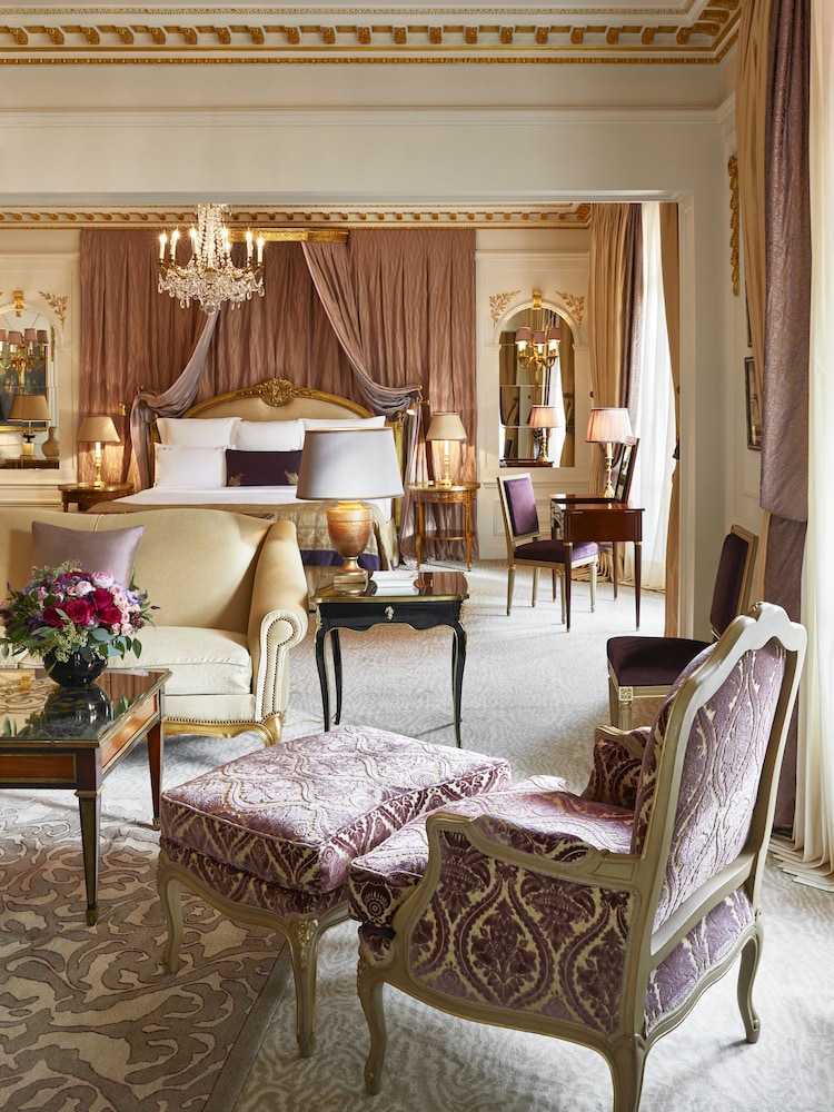 Hotel Plaza Athenee 51/79