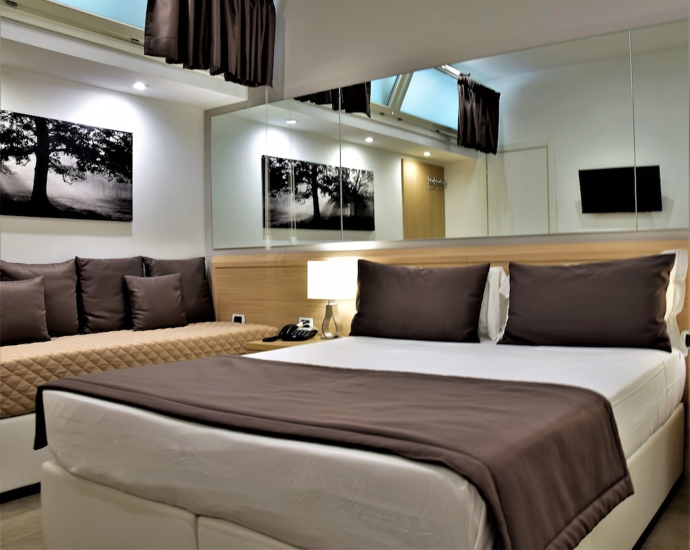 Hotel Paolo Ii 23/69