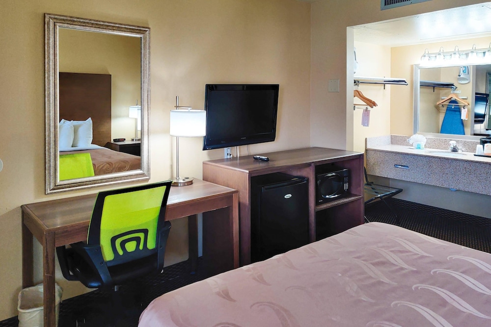 Econo Lodge Flagstaff East I-40 48/53