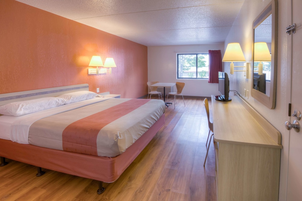 Motel6 Branford, CT - New Haven 15/58