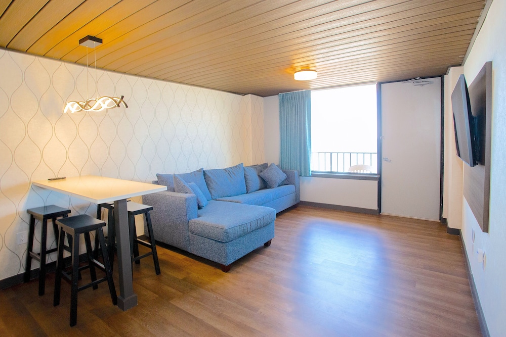 The Barclay Towers Resort Hotel 35/49
