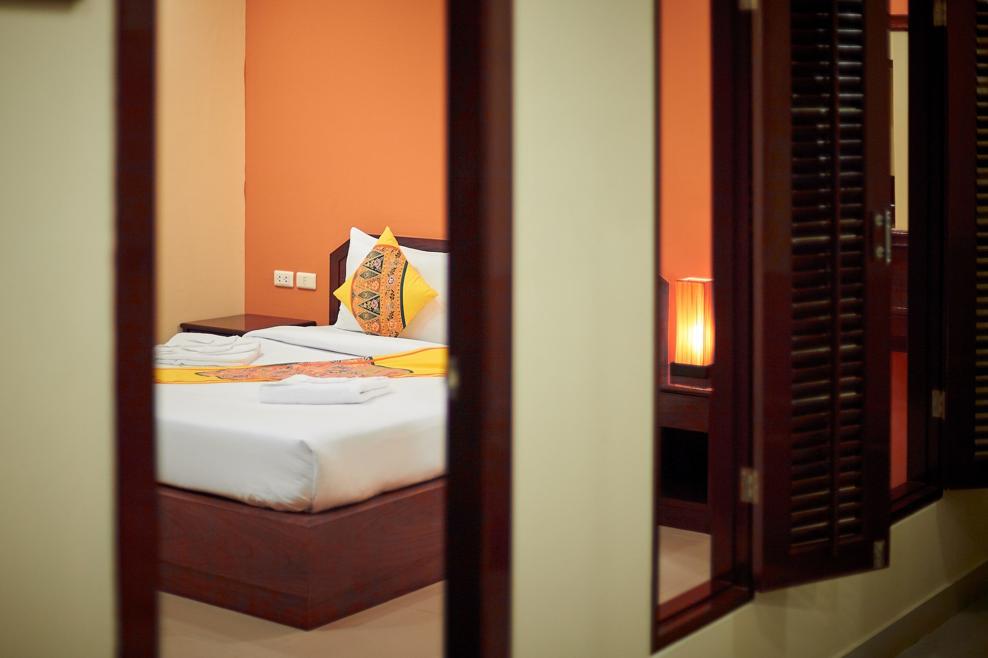 2 BEDROOMS, SUPERIOR, SUITE