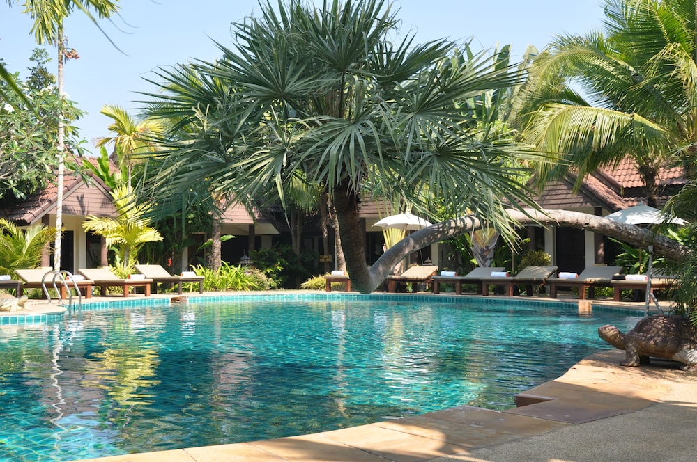 Laluna Resort 3/50