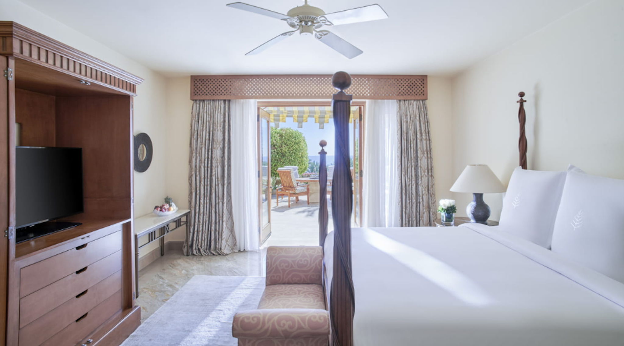 PRESIDENTIAL, SUITE, KING AND TWIN BEDS