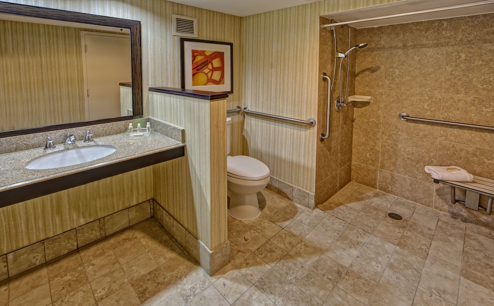 Clarion Hotel & Suites Conference Center Memphis Airport 30/31