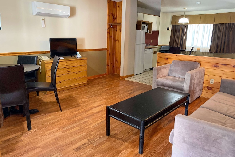 Travelodge By Wyndham Lincoln Near White Mountain 38/53