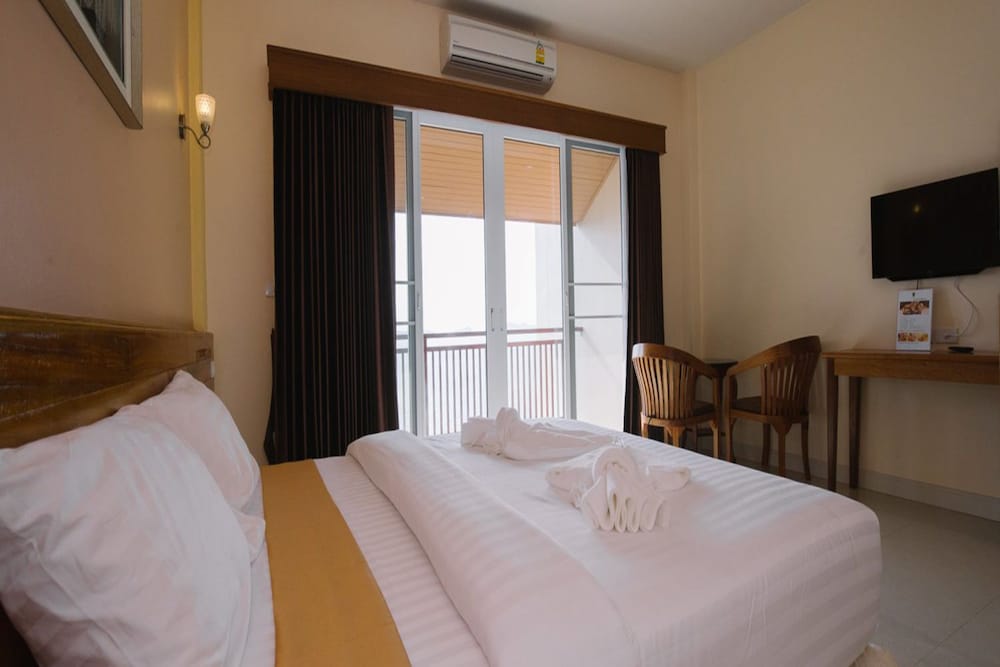 Royal Hill Satun Hotel 10/35