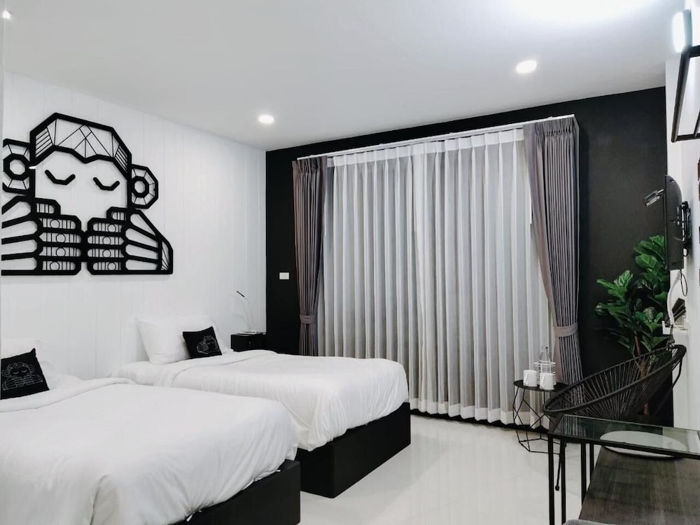 Blu Monkey Phi Phi Island 25/64
