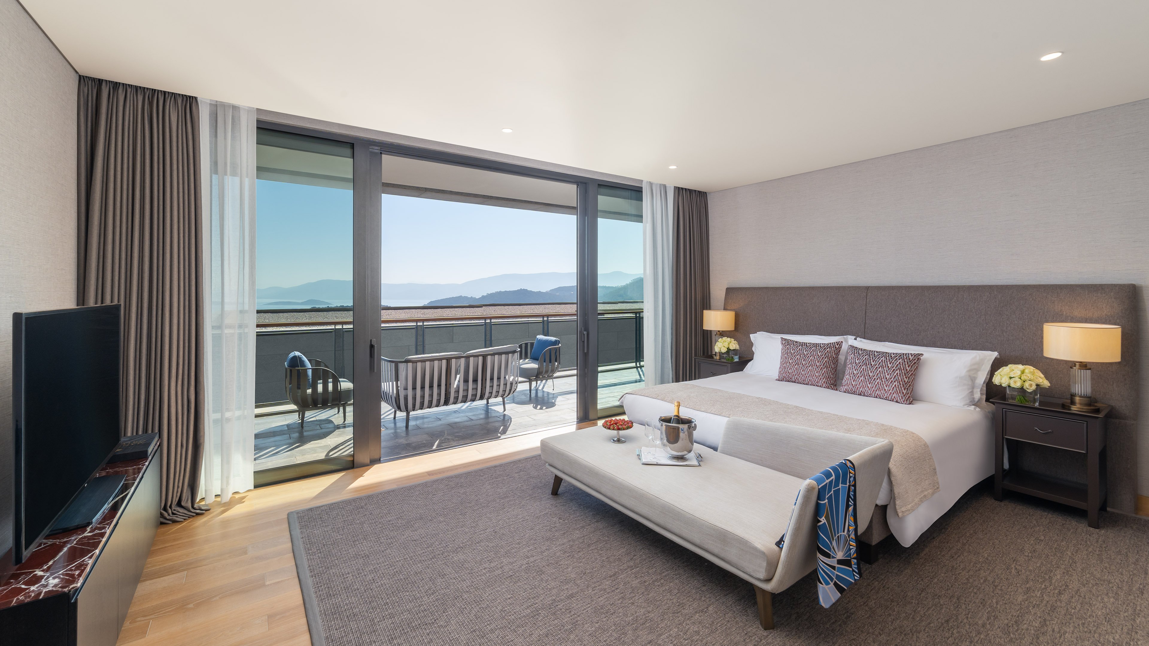 4 Bedrooms, Residential, Apartment, Sea View