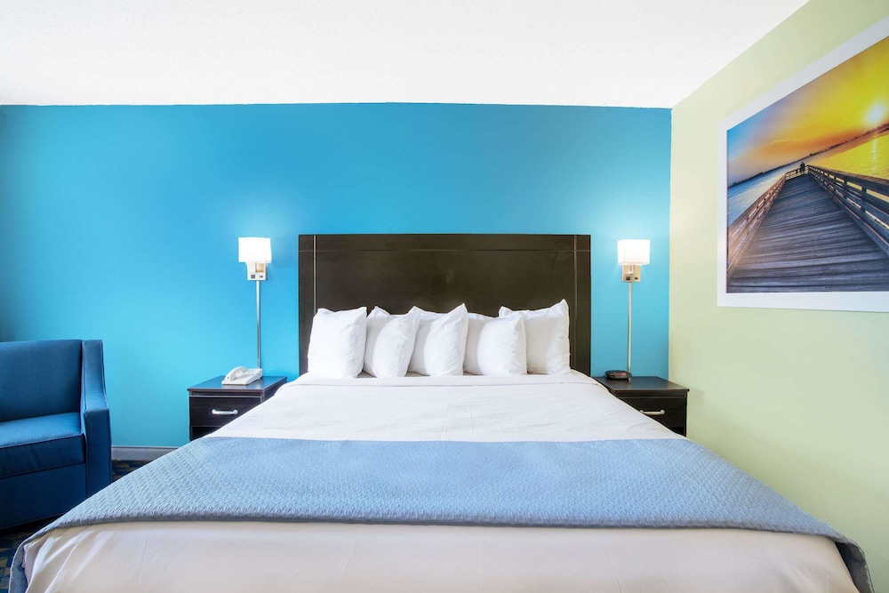Days Inn by Wyndham Wrightstown 8/50