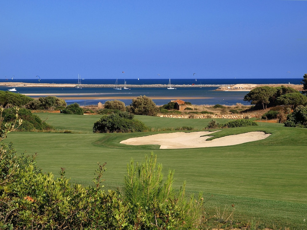 Palmares Beach House Hotel 52/60