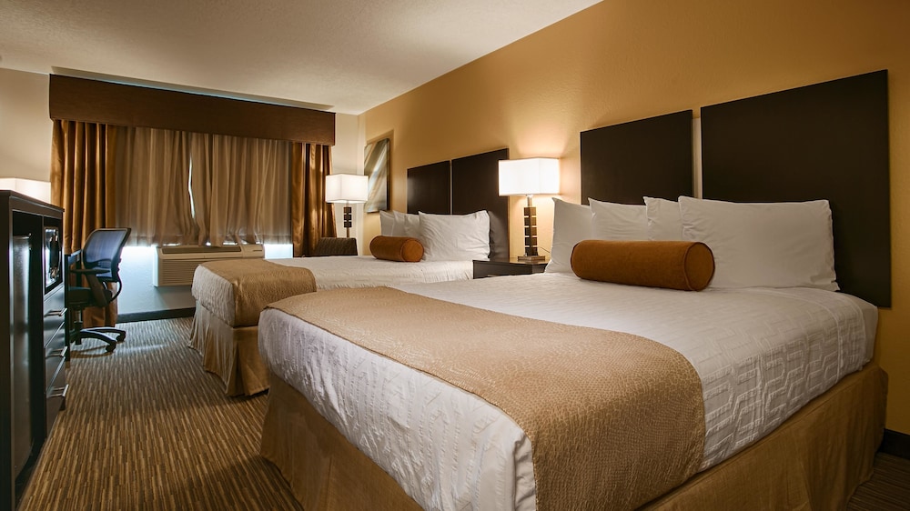 Best Western Plus The Four Corners Inn 16/69