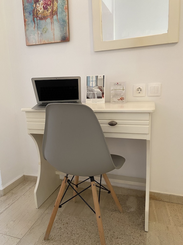 Gerani Studios 38/46