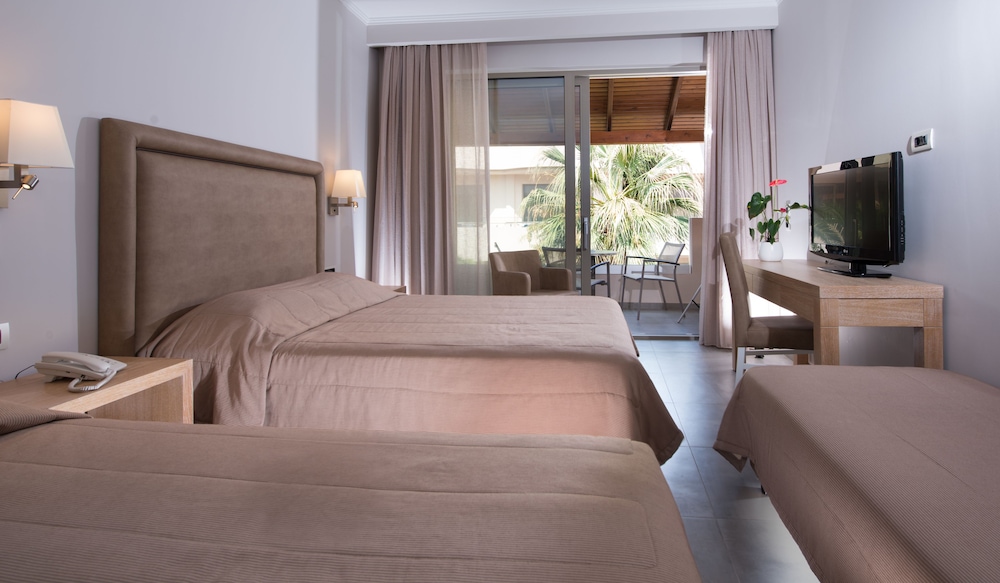 Cactus Beach Hotel 22/70