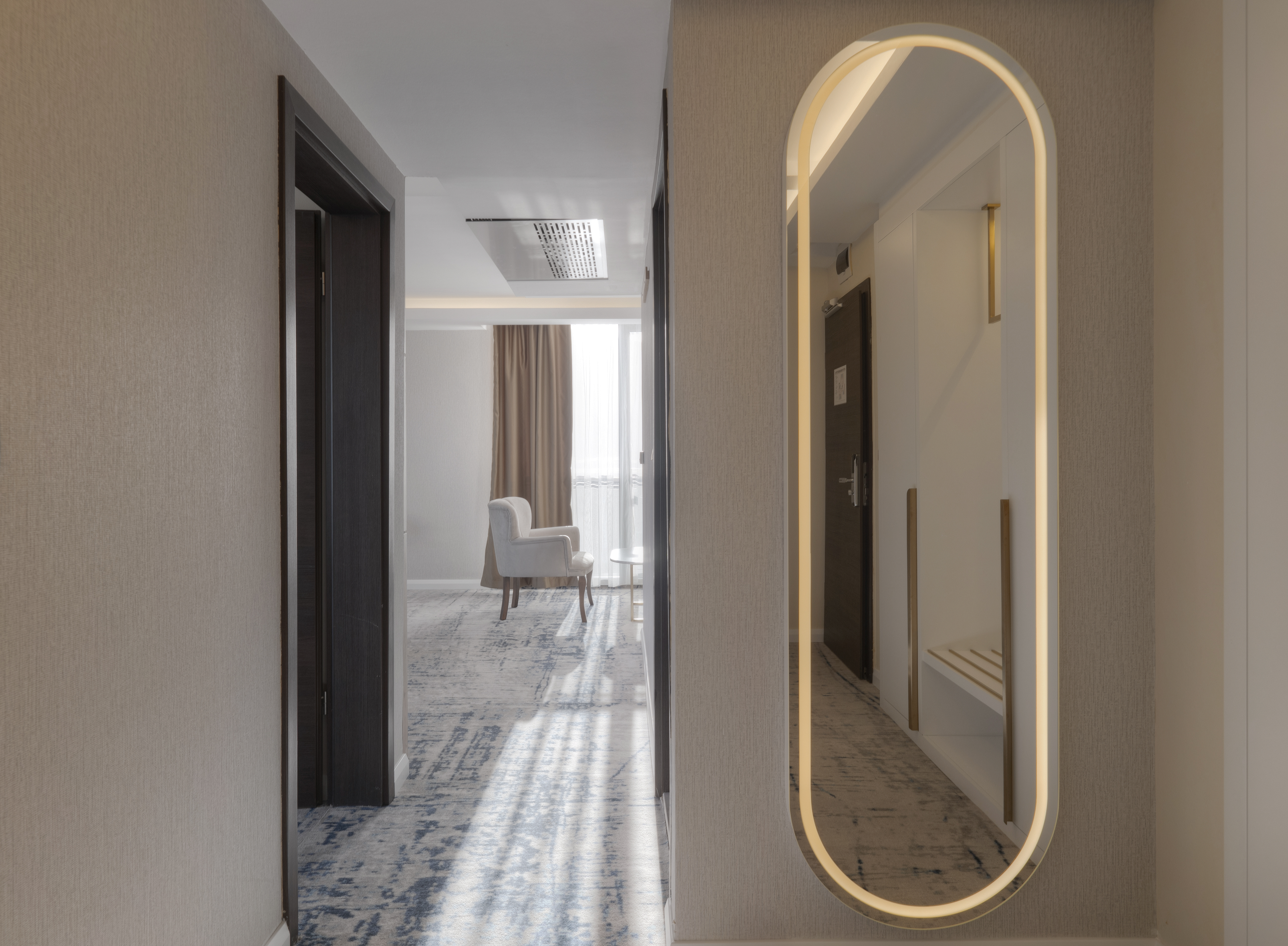 Tara Hotel 44/81
