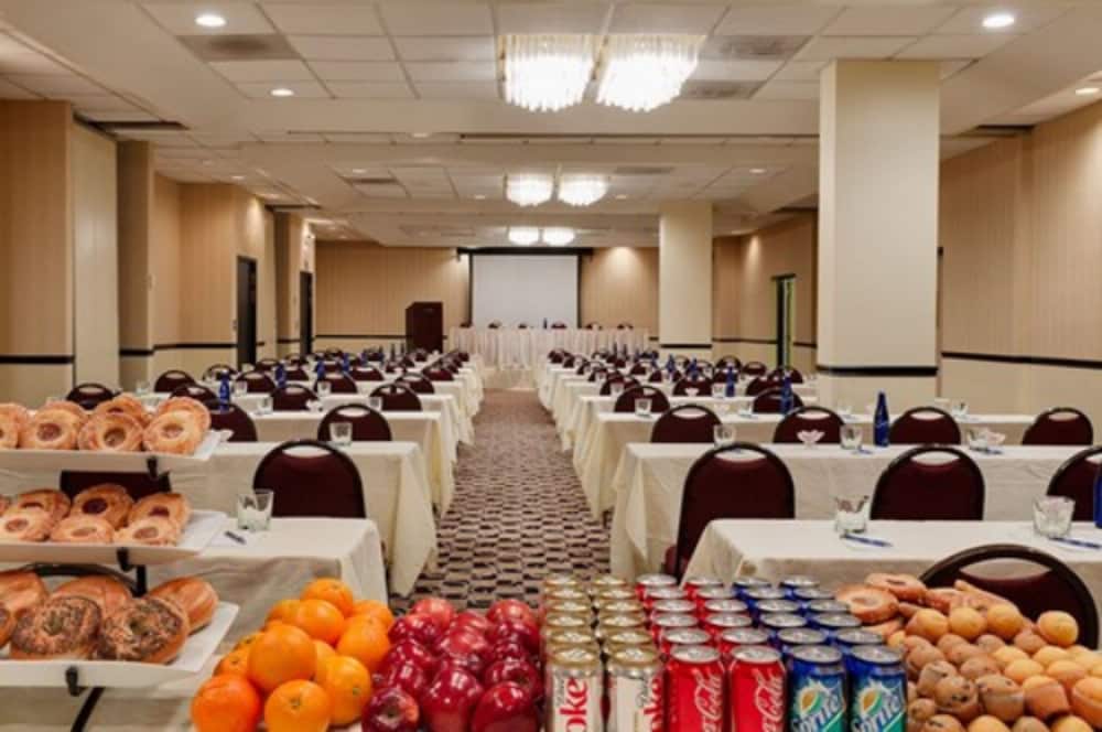 Best Western Premier Rockville Hotel & Suites 37/38
