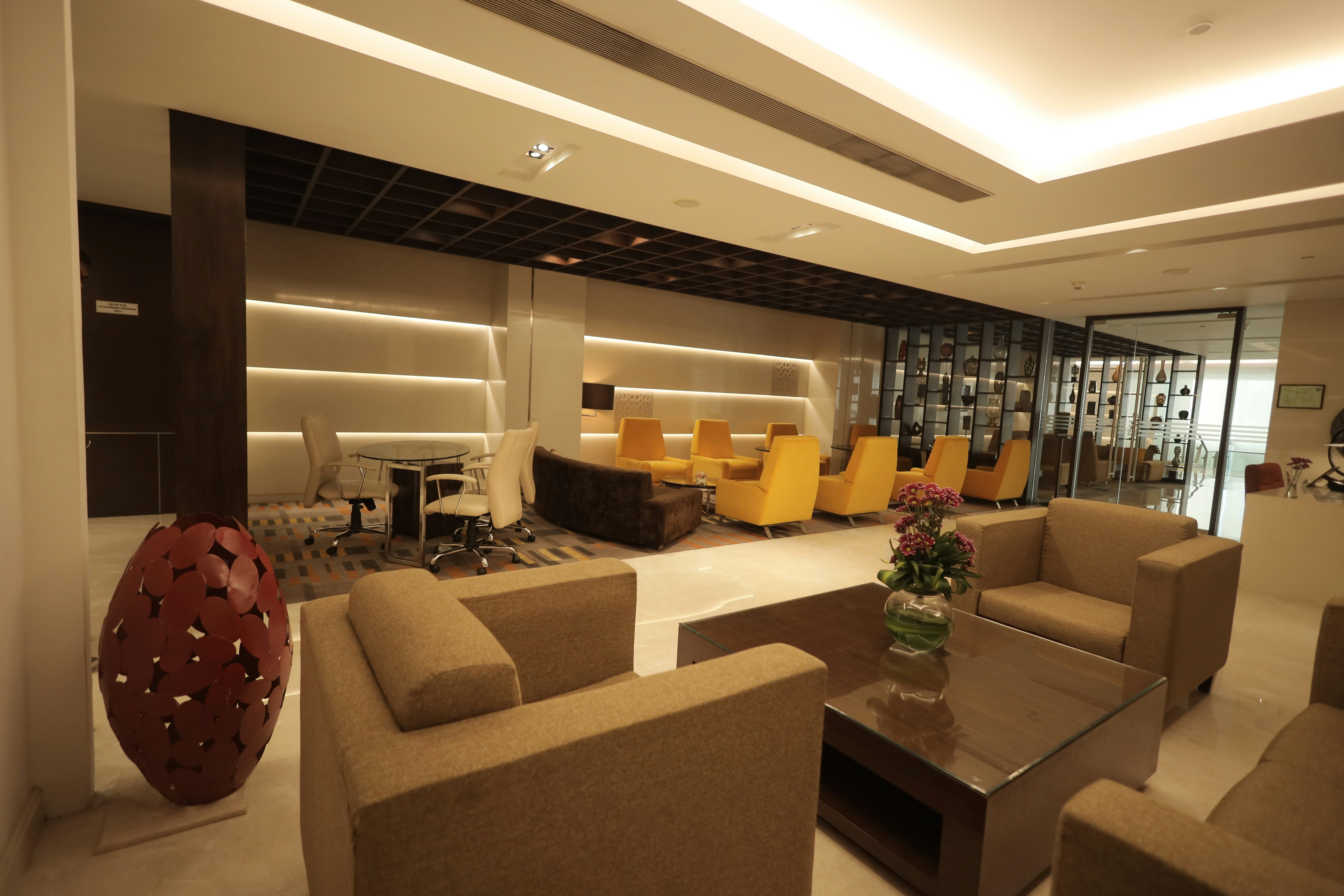 HOLIDAY INN MUMBAI INTERNATIONAL AIRPORT 40/72