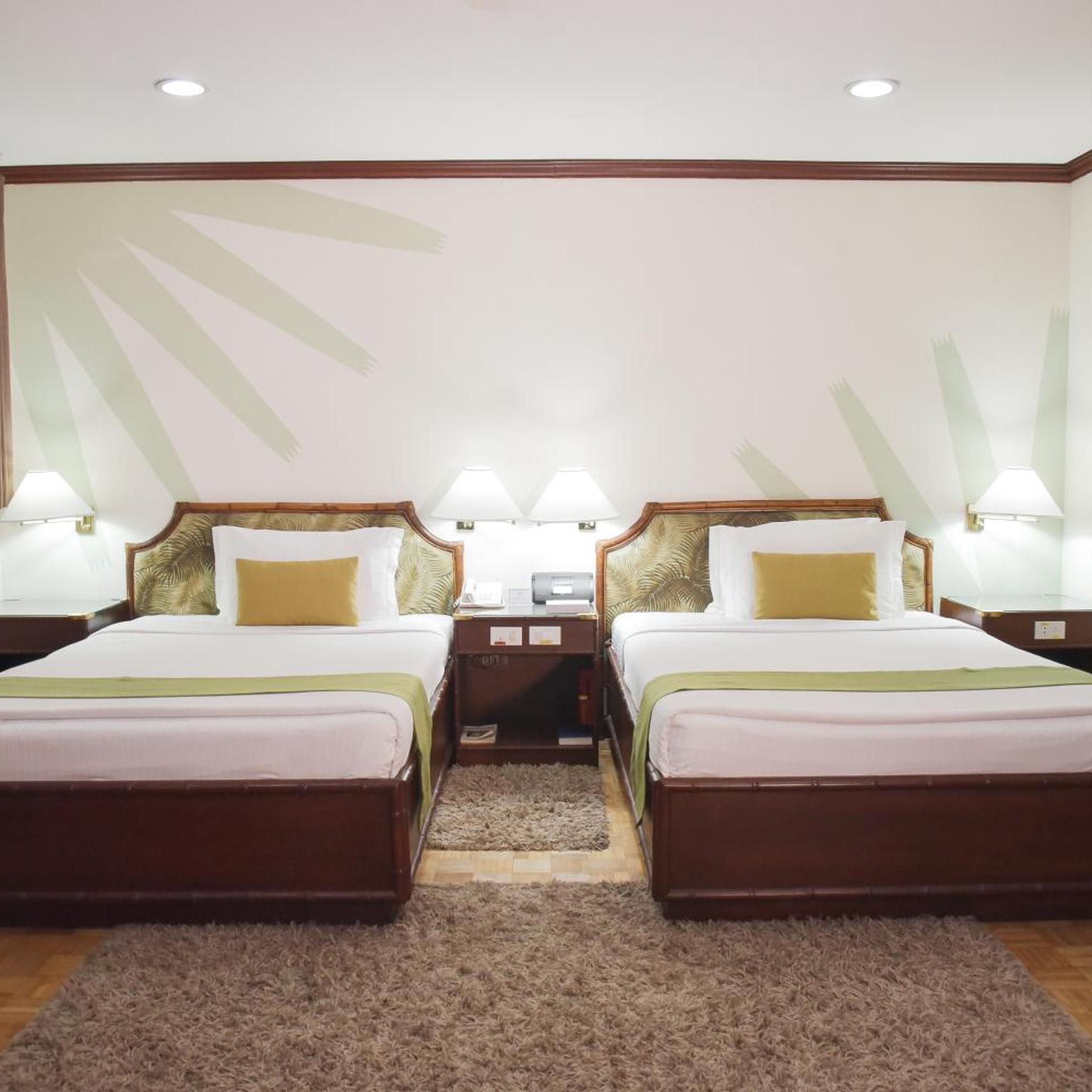 Oasis Hotel 11/39