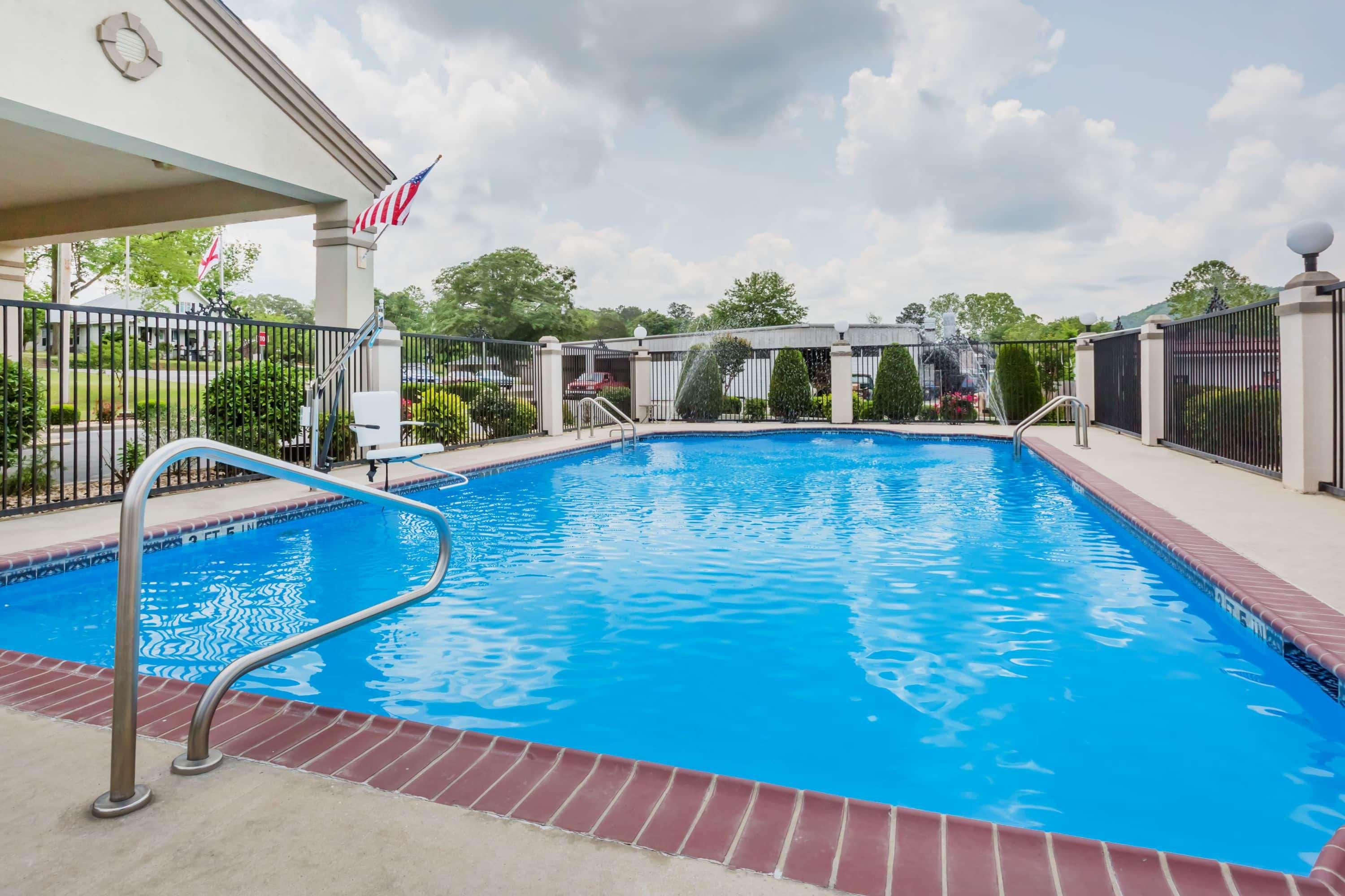 Days Inn by Wyndham Oneonta AL 14/18
