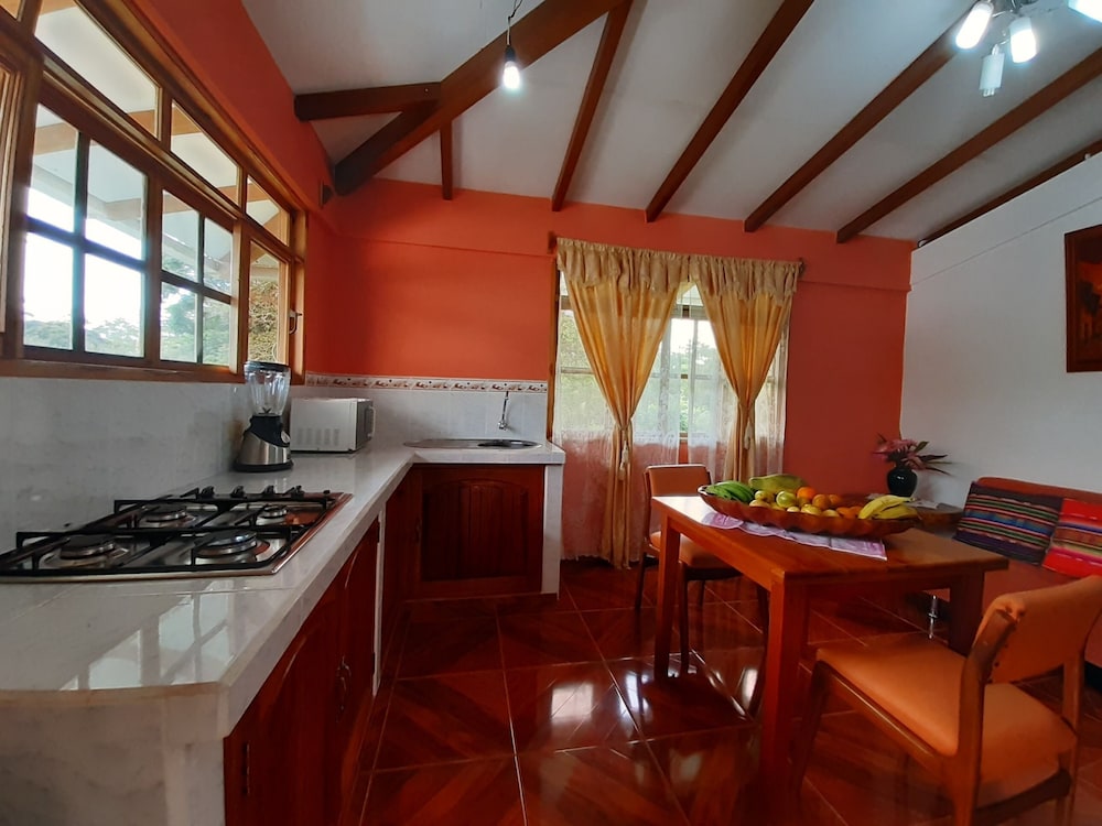 Suymar Ecolodge Galapagos 48/75