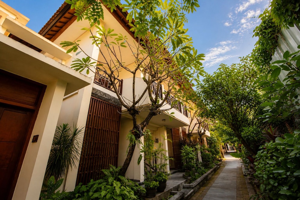 Bali Ayu Hotel And Villas 10/75