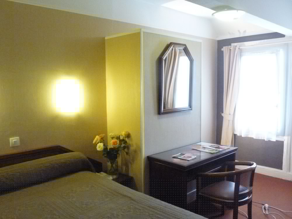 Hotel Ambassadeur Paris 21/46