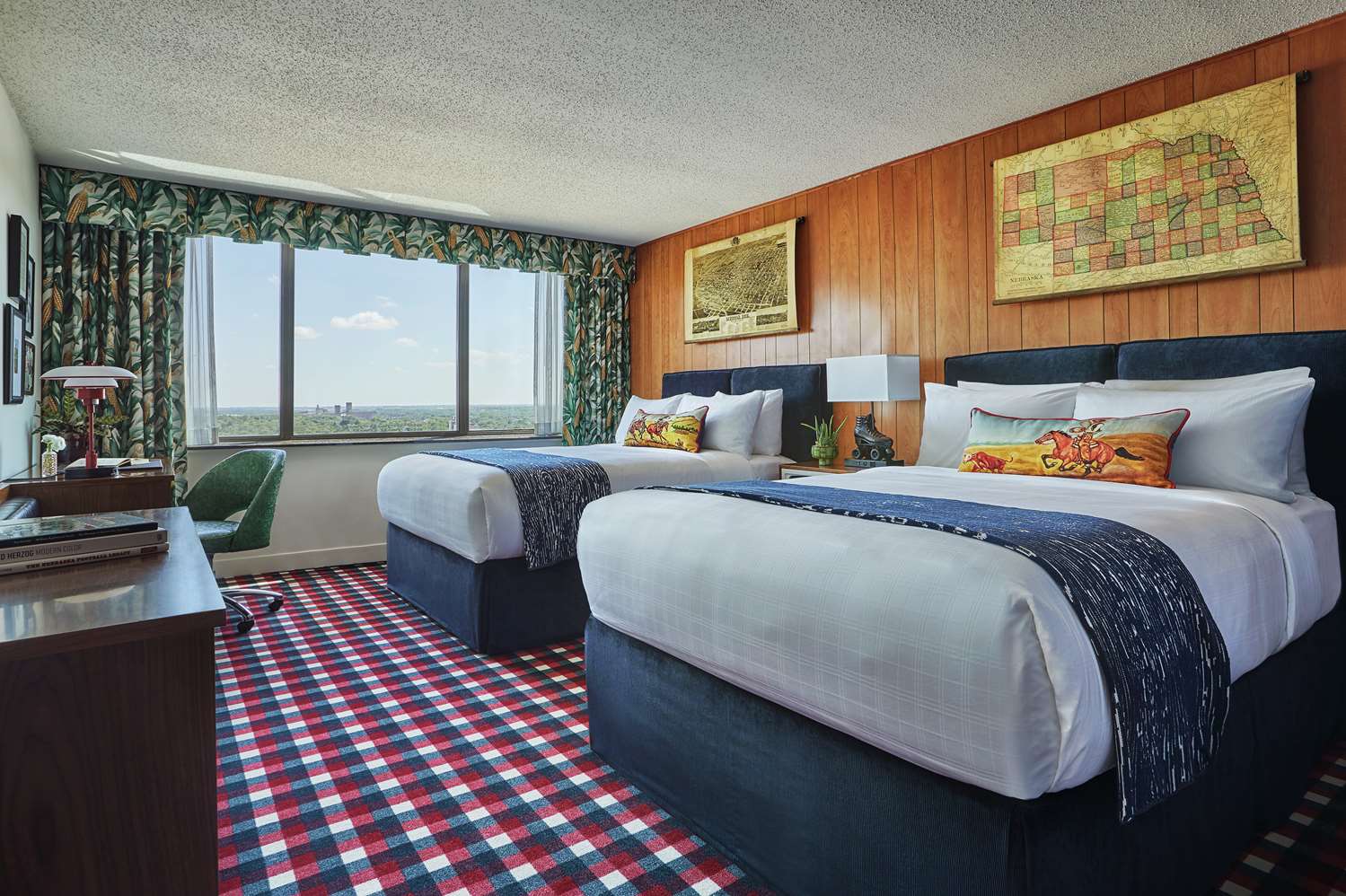 GRADUATE, 2 QUEEN BEDS, STADIUM VIEW