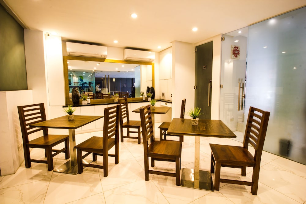 Jade Hotel Suites 55/66