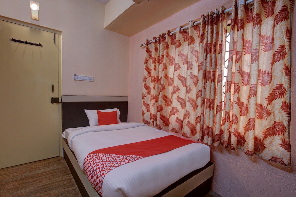 Oyo 24259 Hotel Blue Inn 11/35