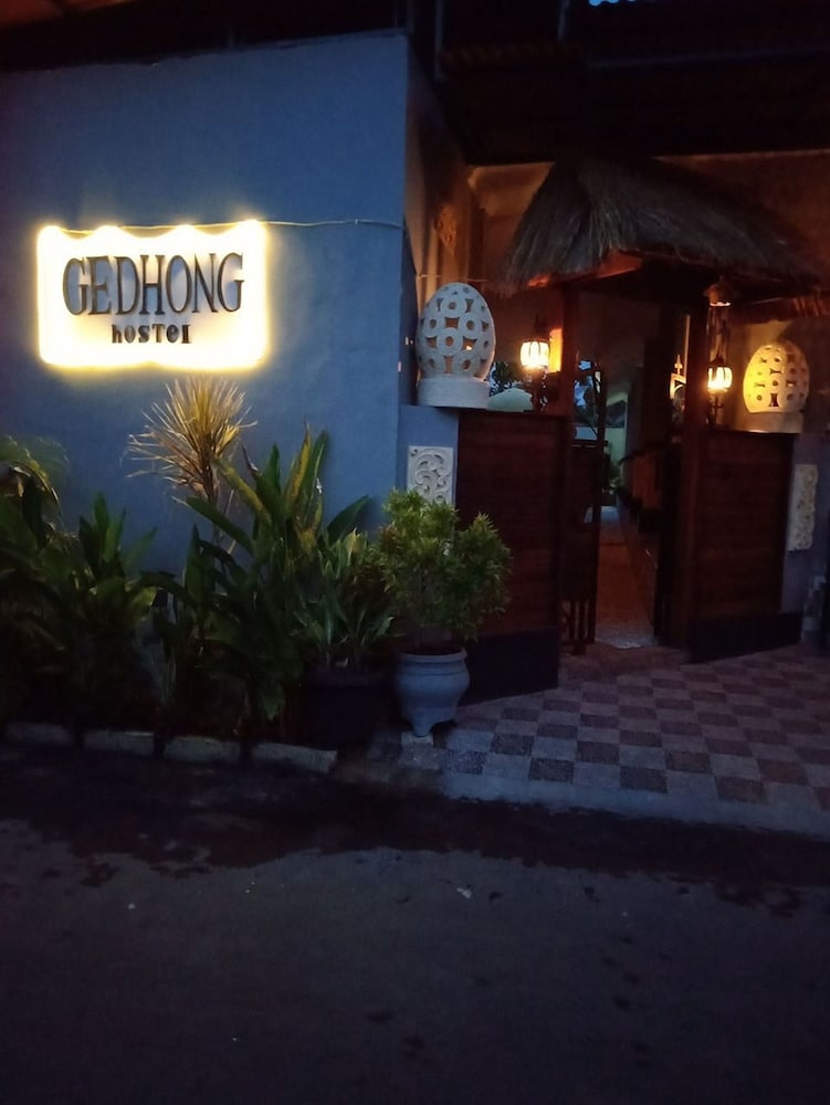 Gedhong Hostel 2/40