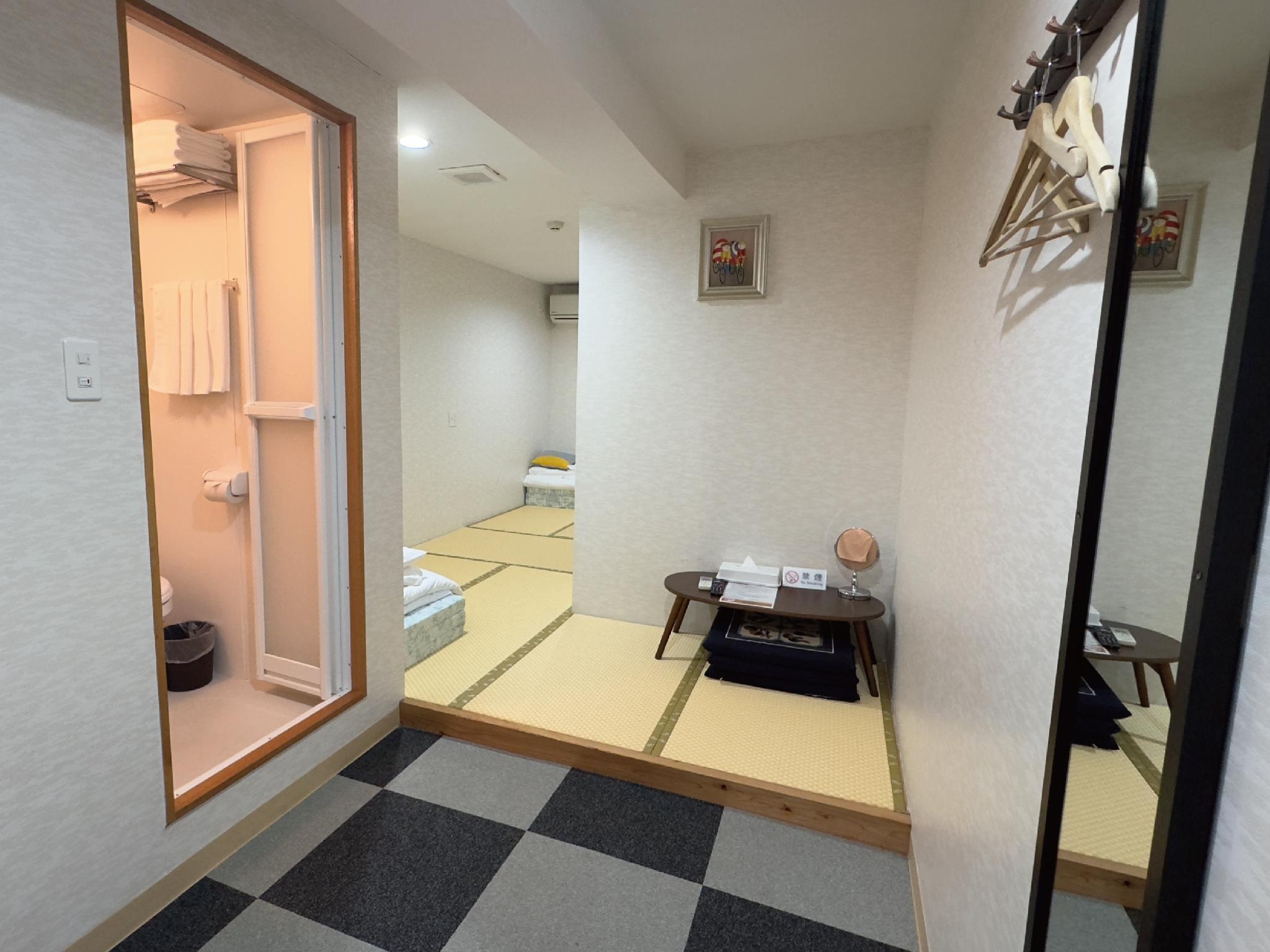 Japanese, 4 Futon Beds