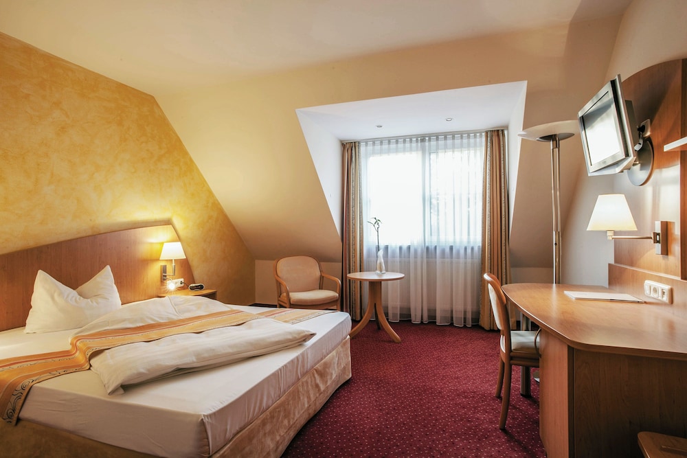 COMFORT, SINGLE, QUEEN BED