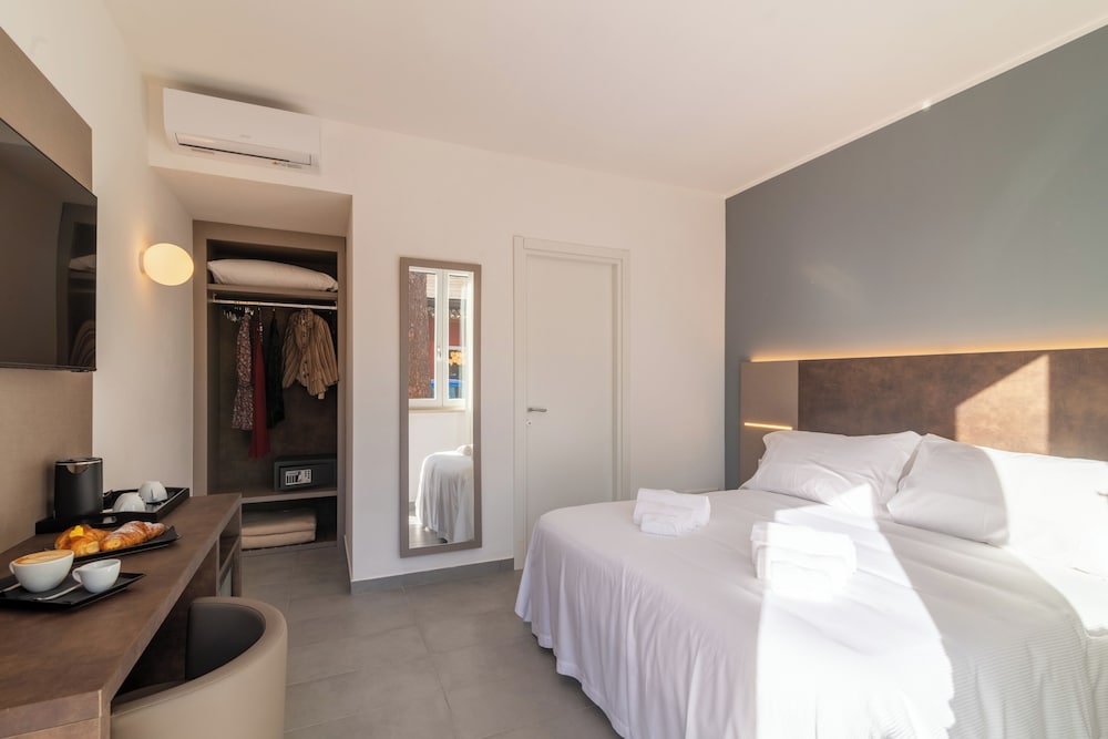 Tiber Suite 2/29