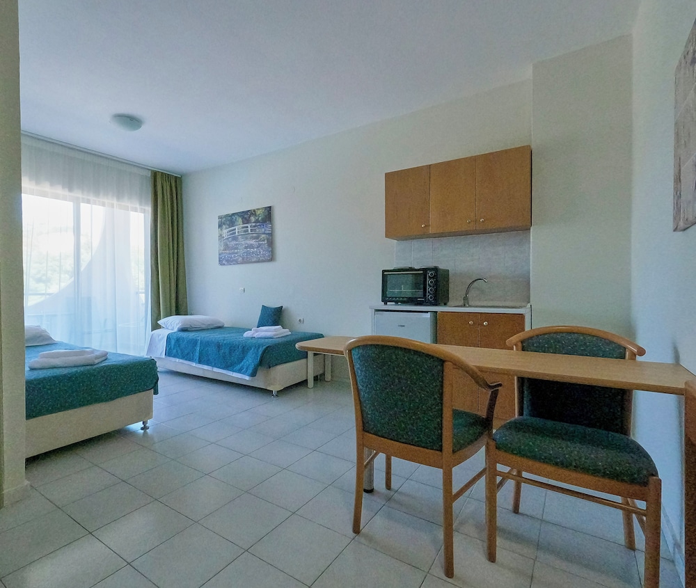 Ivory Serenity Hotel 51/70