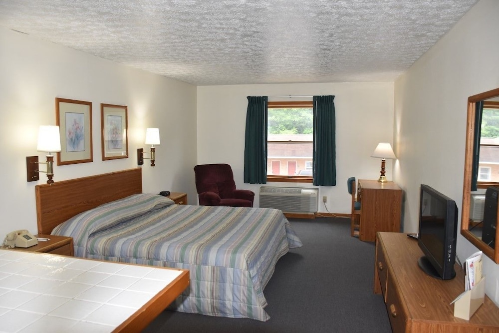 Luxor Inn & Suites 15/52