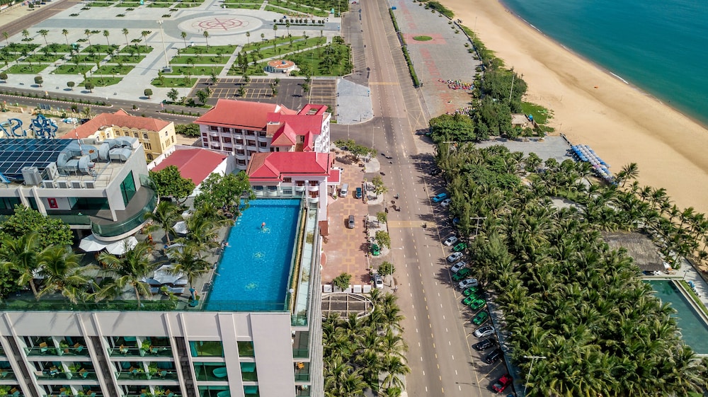 Sala Grand TuyHoa Hotel 42/50